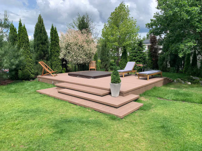 Ścieżka z&nbsp;deski kompozytowej