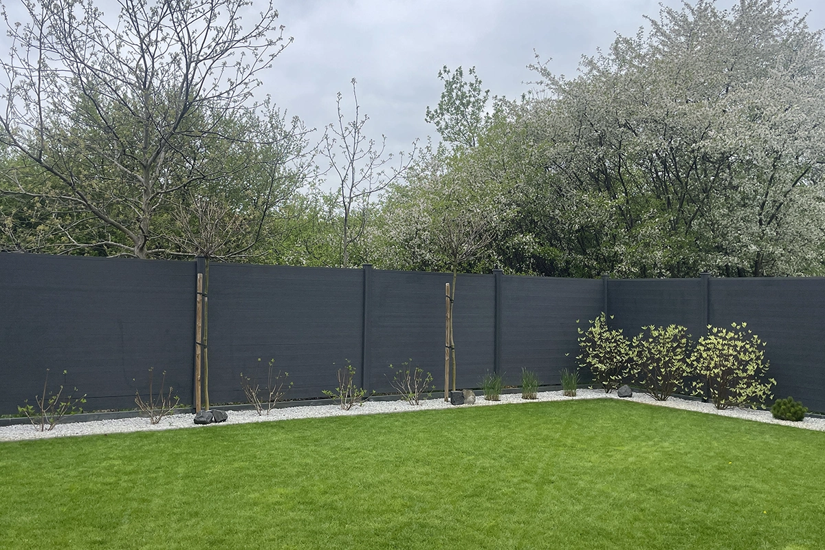 System ogrodzeniowy Hartika Parkan Klass | Kolor: Świerk dymny deski kompozytowe