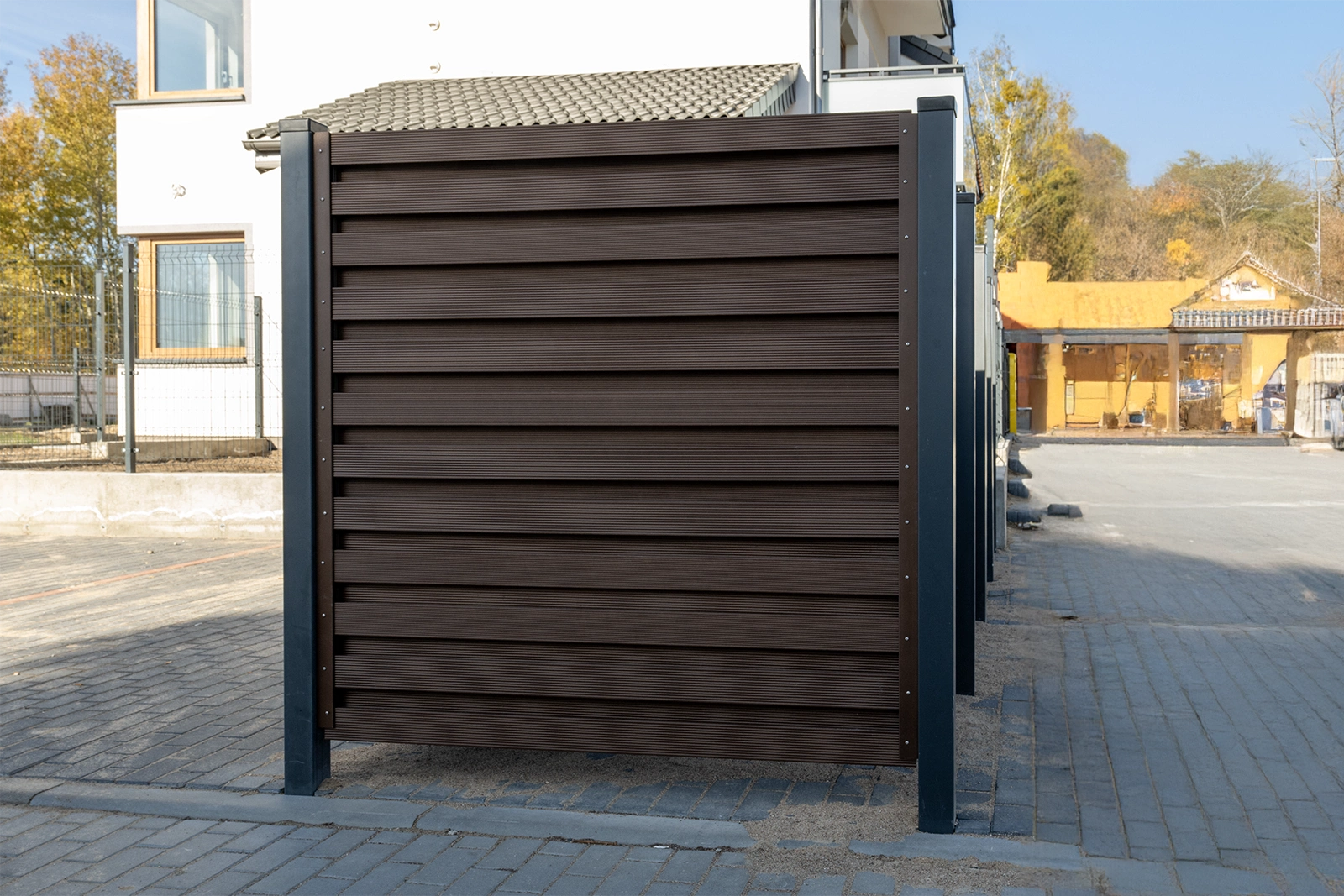 System ogrodzeniowy Hartika Parkan Home, Orzech szlachetny lakierowany